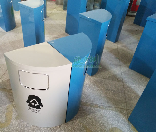 鋼制室內(nèi)單桶垃圾桶工廠(chǎng)生產(chǎn)圖